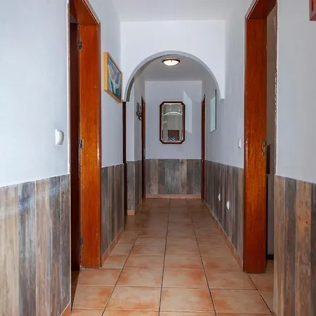 B18 - Village Street
